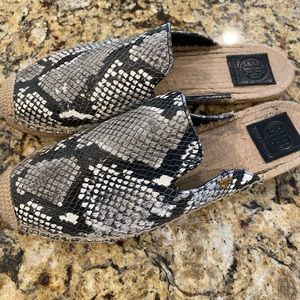 Tory Burch snake print espadrilles. Excellent condition/ size 9.5